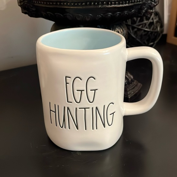 NEW Rae Dunn EGG HUNTING Large White/Blue Mug - Picture 2 of 6